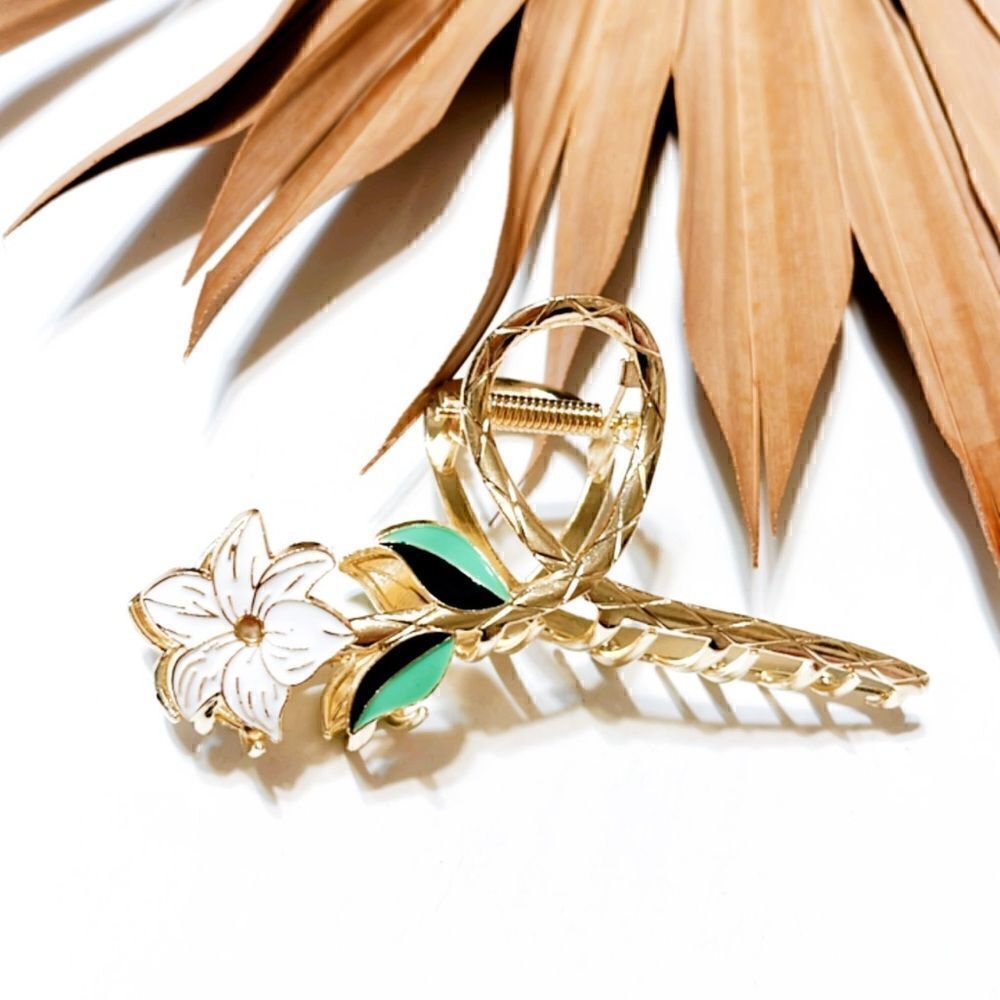 White flower hair clips #1021